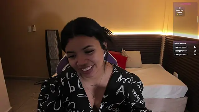 Lucy_Strong's cam snapshot