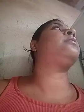 Giselabrunette25 live sex cam