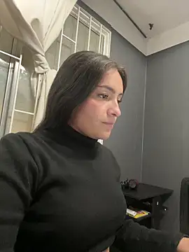 Alyha_Cortes's cam snapshot