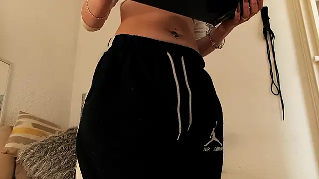 CarolineAikos's cam snapshot