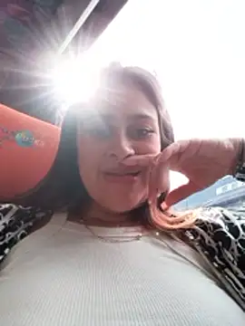 Latina_sexy1's cam snapshot