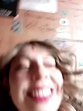 madelaine-'s cam snapshot