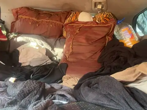 SlimeCrownzOut5 live sex cam