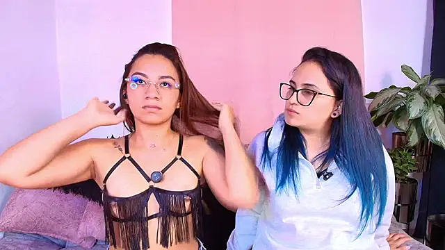 Jules_n_Gia's cam snapshot