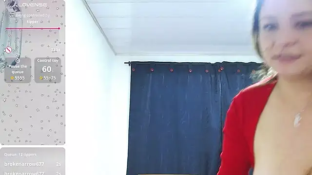 Madelheine live sex cam