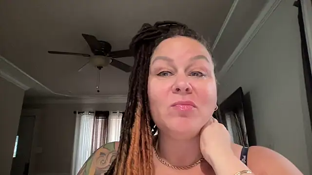 WorldsGreatestCockRater's cam snapshot