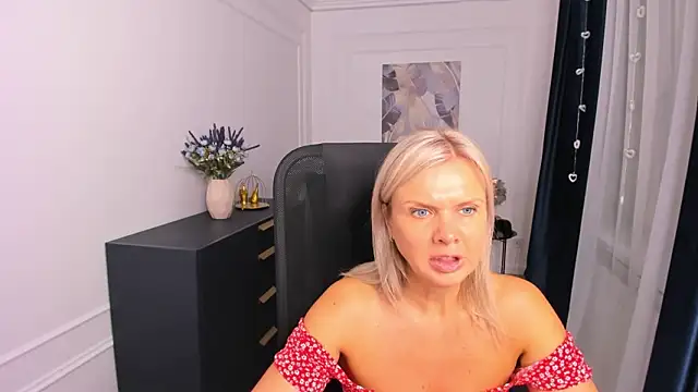 AgathaKlouin's cam snapshot