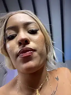 MystiqueXXX's cam snapshot