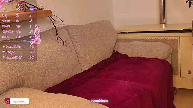 LoraShines's cam snapshot