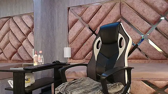 GISELLE_HOTLOVE's cam snapshot