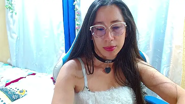 Gia_leinn live sex cam