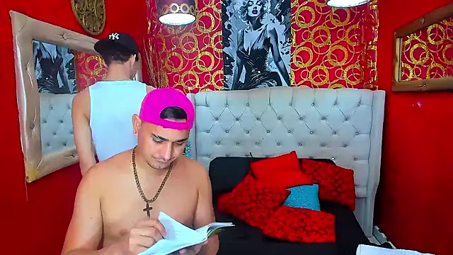 JHOVA23CM live sex cam