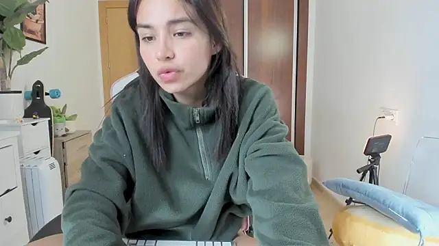 Adriennesexxx live sex cam