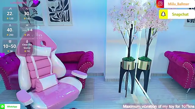 Milu_ballmer's cam snapshot