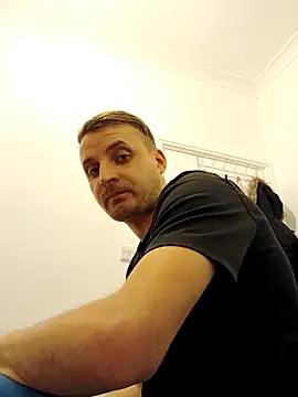 Levarboy live sex cam