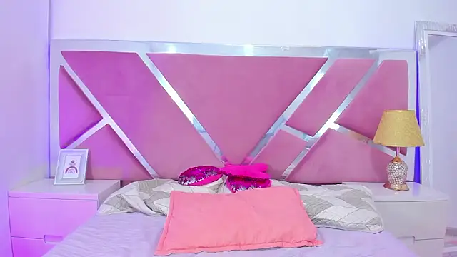 NinnaVous's cam snapshot