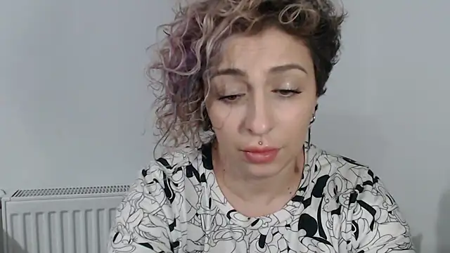 AAARUNY's cam snapshot