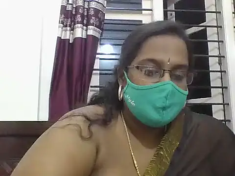 hootypriya's cam snapshot