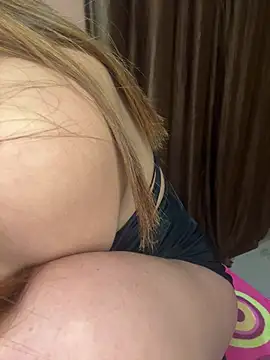 Curvey_Girl's cam snapshot