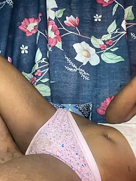 Royal-girl78's cam snapshot