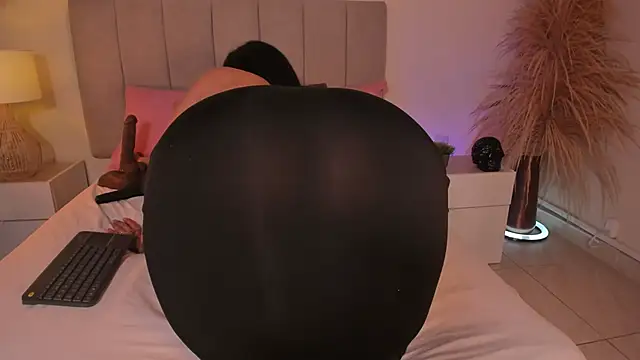 curvyliciousss's cam snapshot