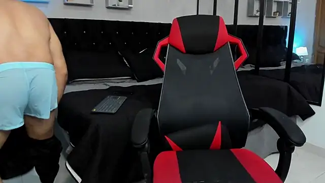 tyler_hank01 live sex cam