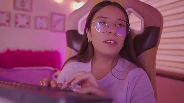 milly_kenner's cam snapshot