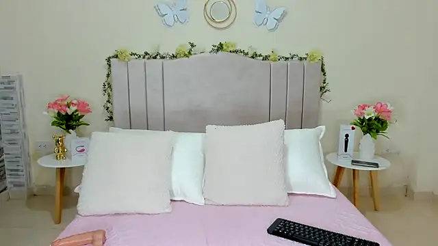 Valeria_Cruz83's cam snapshot