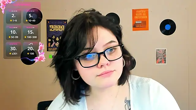 lika_pop's cam snapshot