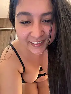 evelyn_1702's cam snapshot