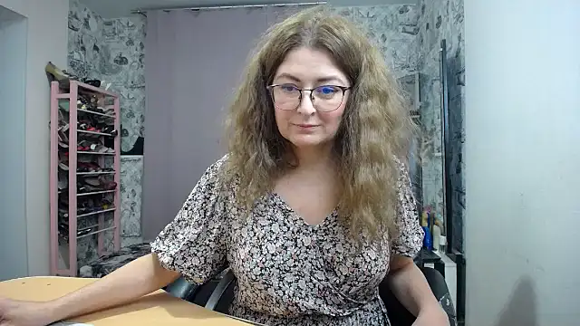 Helen1974's cam snapshot