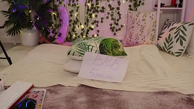 MonicaAsis live sex cam