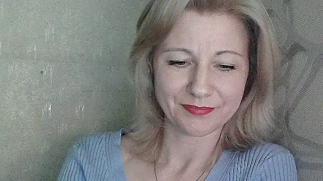 Kitti-Ellison live sex cam