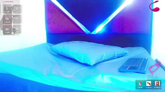 Adriana_Rodriguez_'s cam snapshot