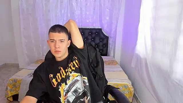 Aleck_Boy's cam snapshot