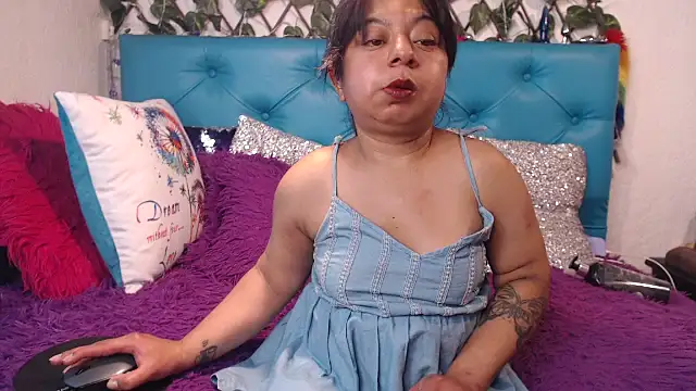 SARAWILLS's cam snapshot