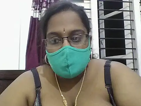 hootypriya's cam snapshot