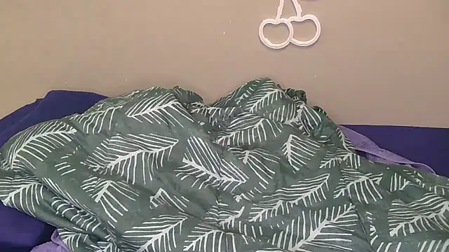 Serafynn's cam snapshot