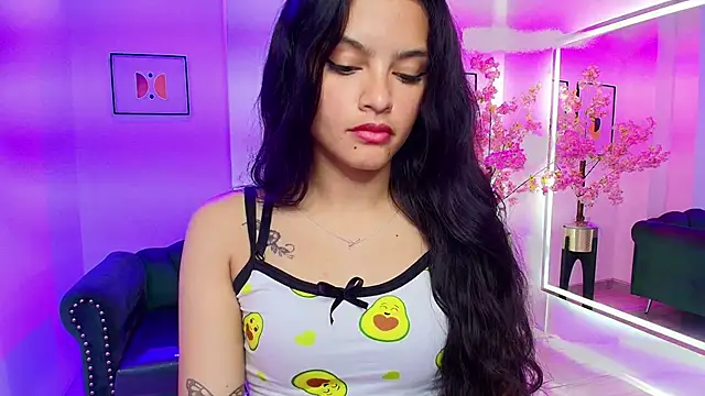 Maddie_T18's cam snapshot