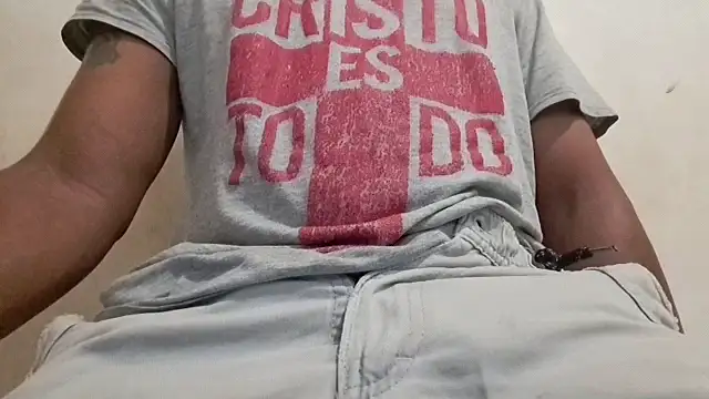 royblackbigpvt's cam snapshot