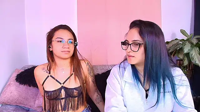 Jules_n_Gia's cam snapshot