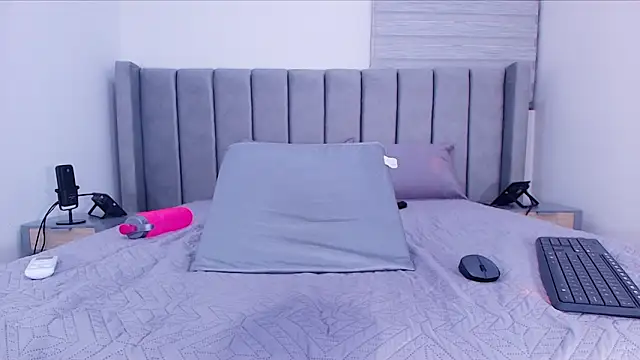 carol_juicyy's cam snapshot