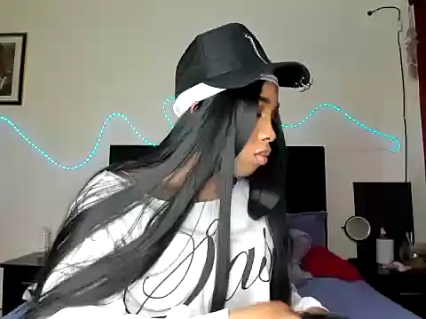 YourDreamReal's cam snapshot