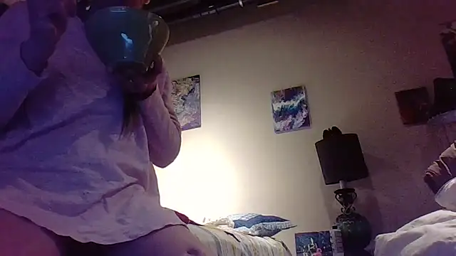 eatmeplease44's cam snapshot