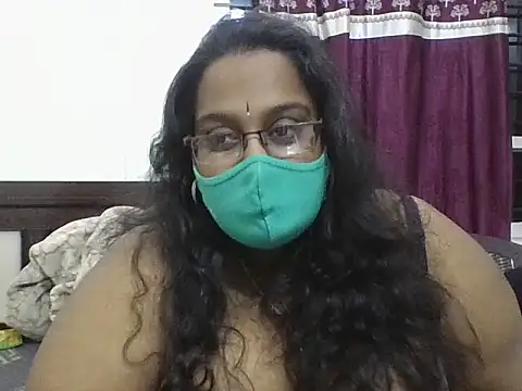 hootypriya's cam snapshot