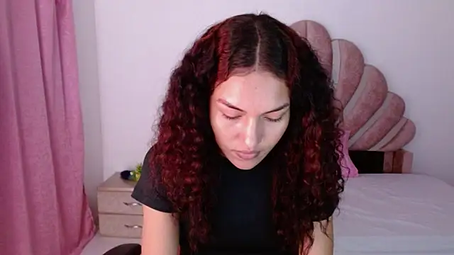 Naya__fox723's cam snapshot