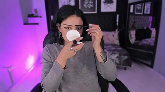 renee_shelby_'s cam snapshot