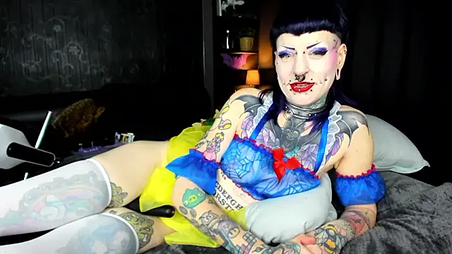 Purple_Coffin666's cam snapshot