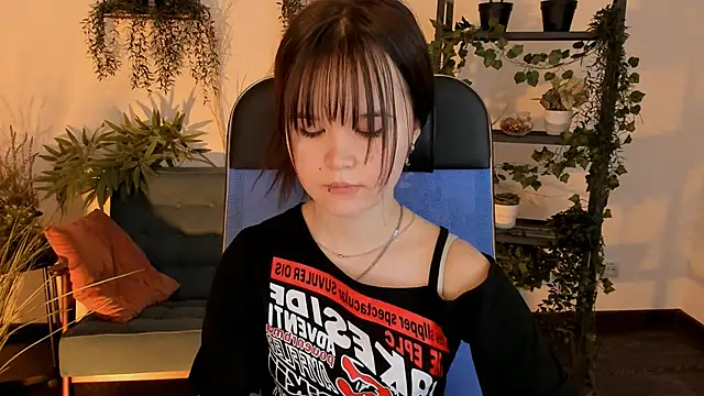 Elainebeness's cam snapshot