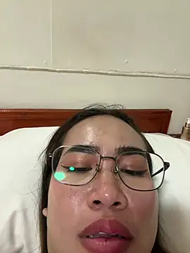 Ponthip's cam snapshot